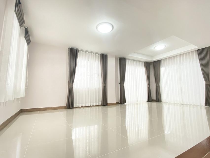 Selling Baan klang Saun  Pattaya 19