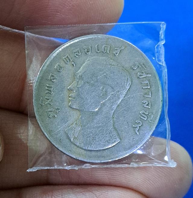 เหรียญ๑บาทพญาครุฑ ปี2517 เหรียญที่มีความศักดิ์สิทธิ์อยู่ในตัวไม่ต้องผ่านพิธีปลุกเสกแต่อย่างใดแต่มีความศักสิทธิ์