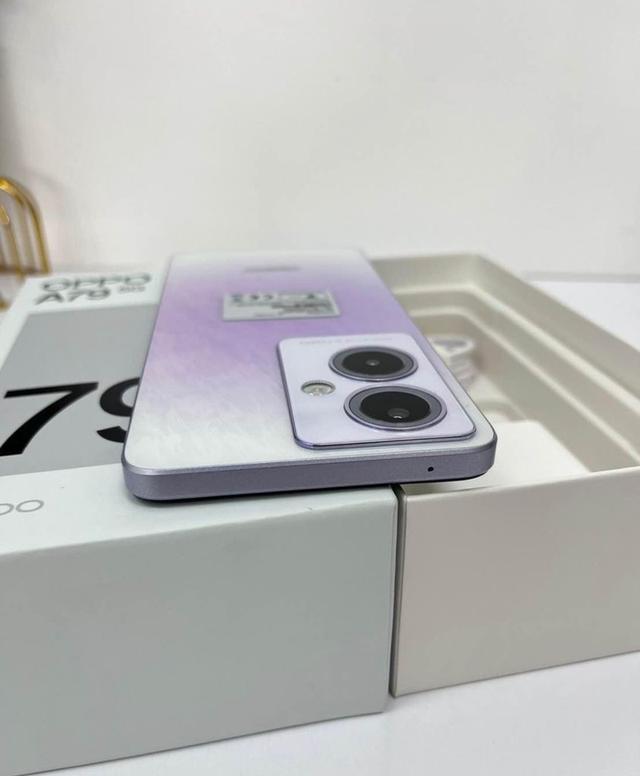 OPPO A79 5G สี dazzling purple  4