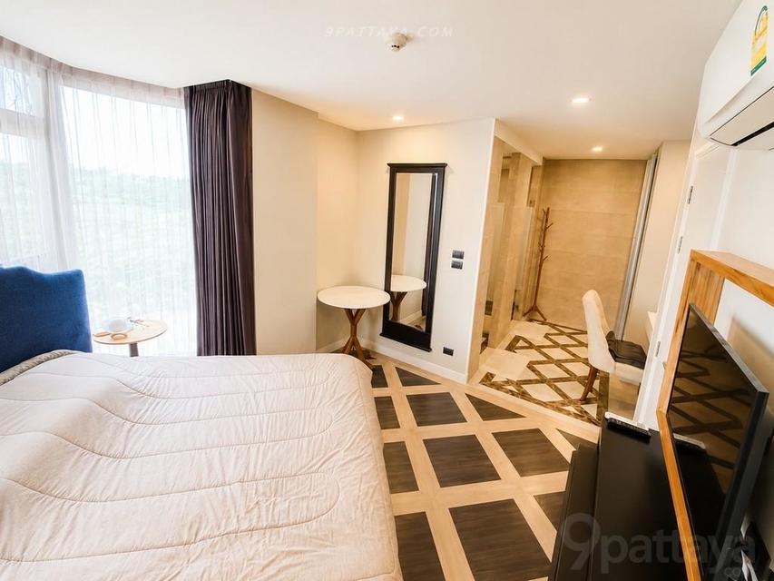 2-Bedroom Corner Condo for Rent in Espana Condo Resort Pattaya, JomtienSpacious 77 sq.m. corner unit in Espana Condo Resort Pattaya, Jomtien Road. 3