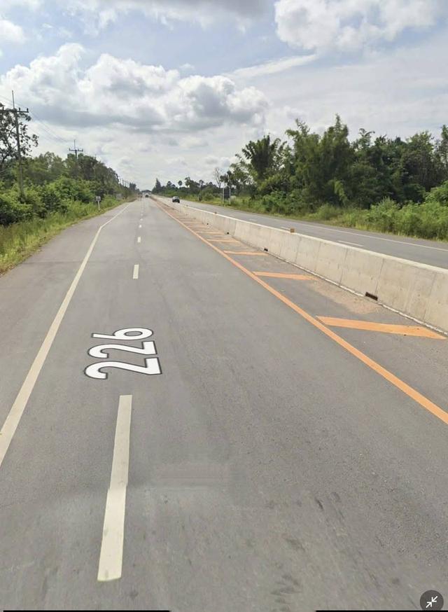 ขายที่ดินแปลงสวยใกล้วงเวียนจักราชติดถนหมายเลข226 ขนาด41ไร่เศษ 4