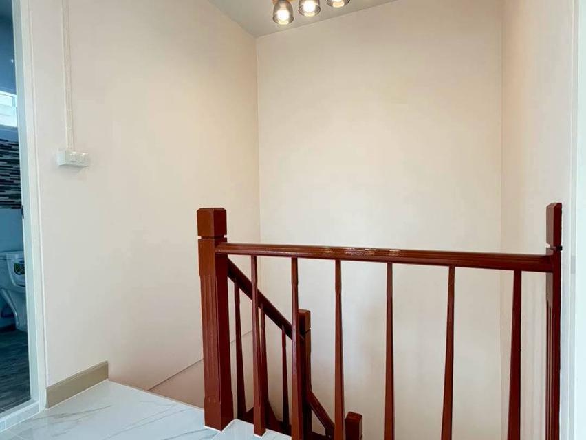 หลังมุม 5 ห้องนอน บางบัวทอง 11