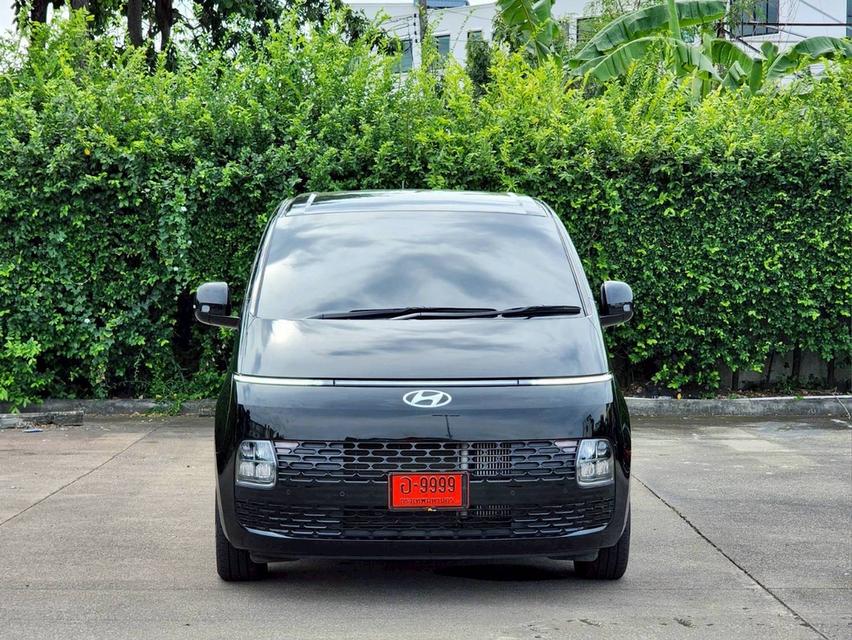 รหัสรถ PEAT550 🚐🚙HYUNDAI STARIA S ประตูไฟฟ้าคู่ สีดำ ภายในเบจ ปี 2 4