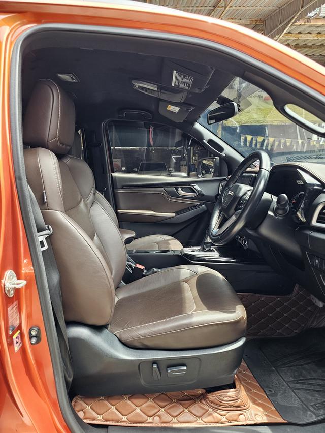 ISUZU D-MAX CAB-4 3.0 V-CROSS M 4X4 ปี 20 AT 7