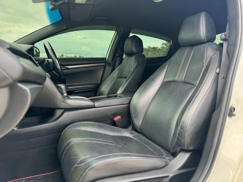 HONDA CIVIC FK  1.5 TURBO  สีขาว ปี 2018 เกียรออโต้   14