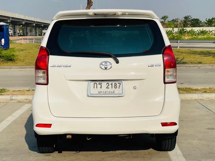 TOYOTA AVANZA 1.5  เกียร์ธรรมดา 5