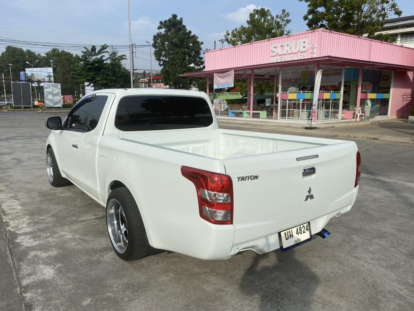 Mitsubishi triton สีขาว ปี 2018 5