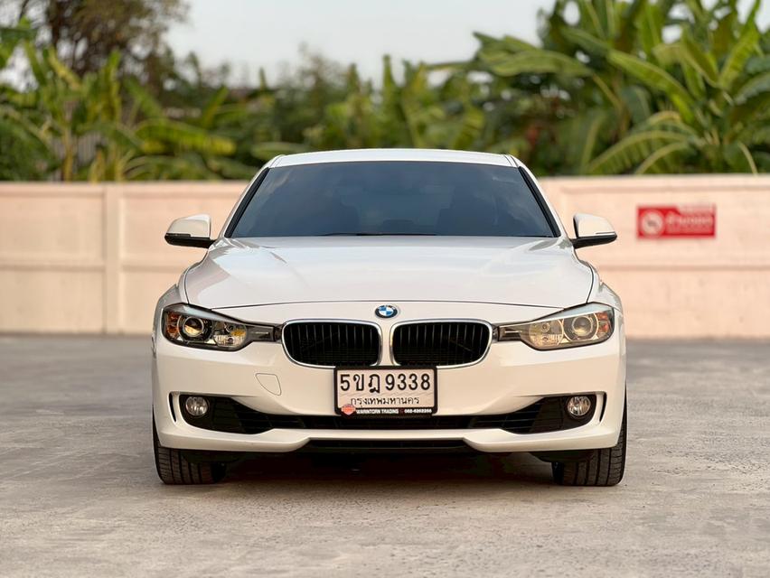 ปี 2013 BMW SERIES 3, 320i LUXURY คู่มือ/บุ๊คครบ สภาพดีมาก ไม่เคยชน100% รูปที่ 2