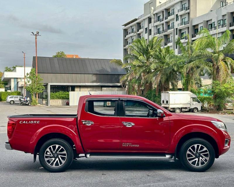 NISSAN NAVARA NP300 2.5 V DOUBLE CAB CALIBRE เกียร์ Auto สีแดง ปี 2018 (แท้)