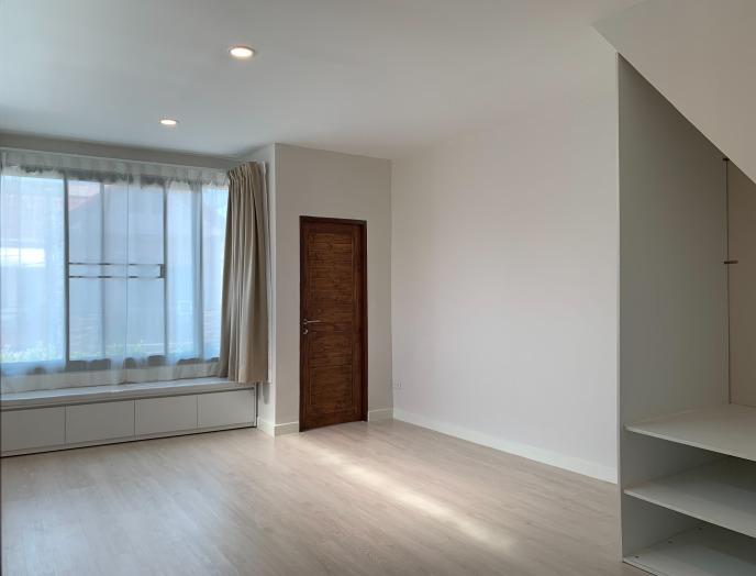 🏡💖 ขาย/ให้เช่าด่วน! ทาวน์เฮ้าส์ 2.5 ชั้น ซอยจิ๊ปดำริห์ ดินแดง (รีโนเวทใหม่หมด) ใกล้ MRT สุทธิสาร 🚆 8