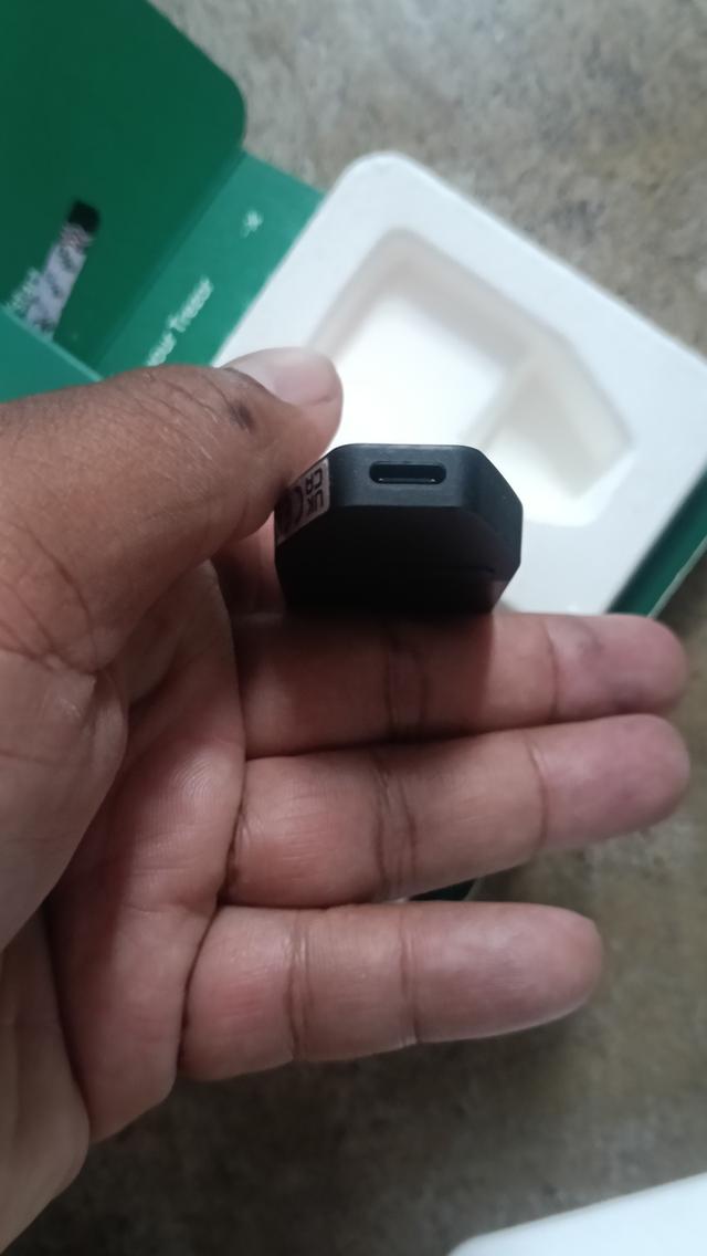 กระเป๋าเก็บเหรียญคลิปโต TREZOR Safe 3 รูปที่ 7