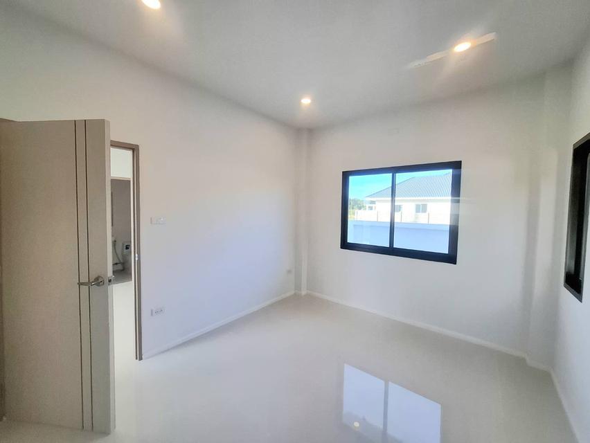 💸 งบไม่ถึง 2 ล้าน! ได้บ้านนอร์ดิก 2 นอน ฟรีโอน เพียง 1.98 ลบ. (กำลังก่อสร้าง) ทักแชทเลย ✅ 11