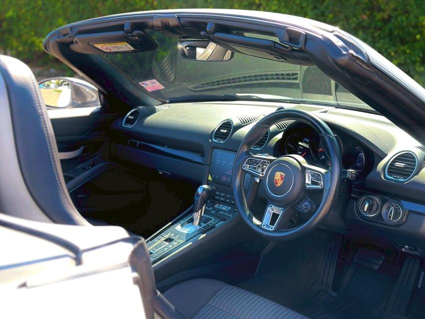 Porsche 718 BOXSTER T 9