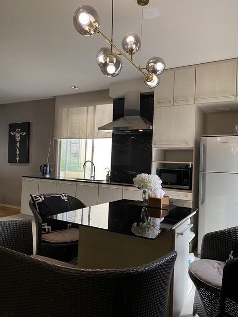 ให้เช่าทาวน์โฮม 3 ชั้น ย่าน Town in Town หลังมุม ลาดพร้าว 94 ถนนศรีวรา 10