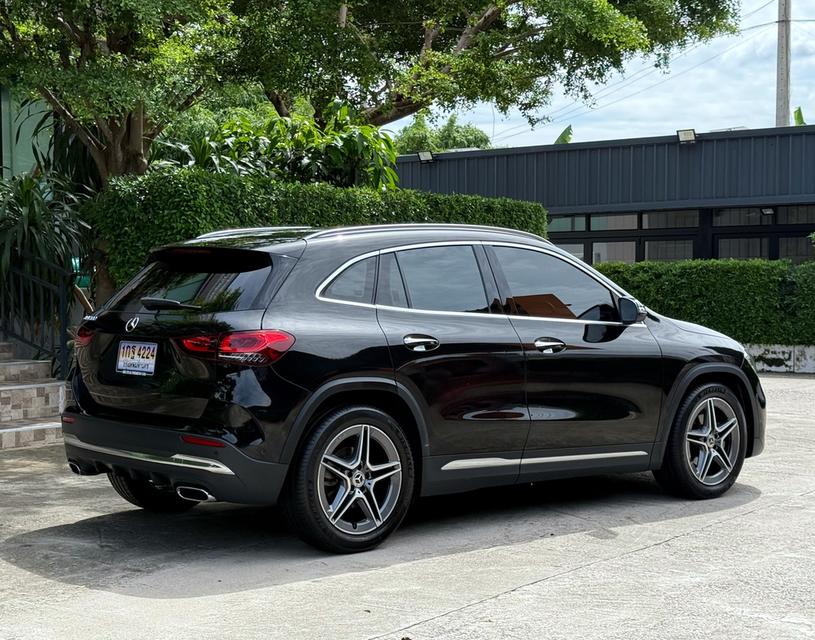 2022 BENZ GLA200 AMG รถมือเดียว 30,000 กม สภาพป้ายแดง รถเข้าศูนย์ทุกระยะ ไม่เคยมีอุบัติเหตุครับ