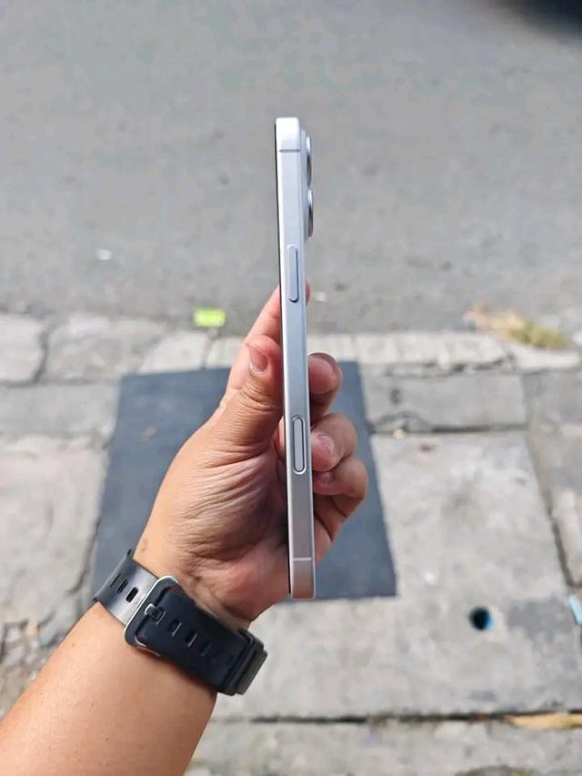 พร้อมขาย iPhone 16 Plus สภาพดี  3