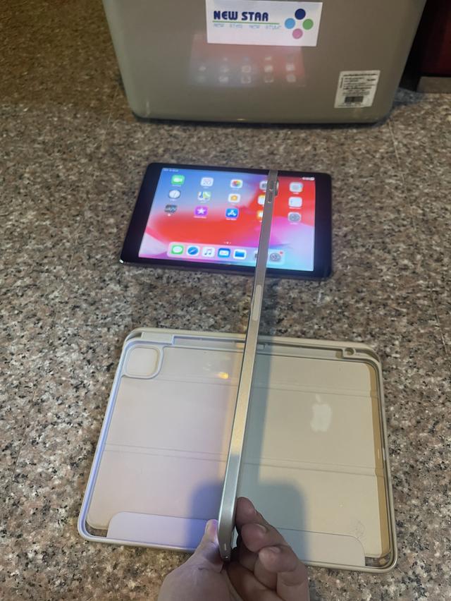 ขายiPadPro11นิ้วสีหายากSilver256กิ๊กสภาพสวยๆใช้งานดีทุกๆฟังชั่นถูกมากกก 6