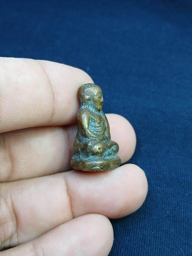 หลวงพ่อเงิน วัดบางคลาน 4