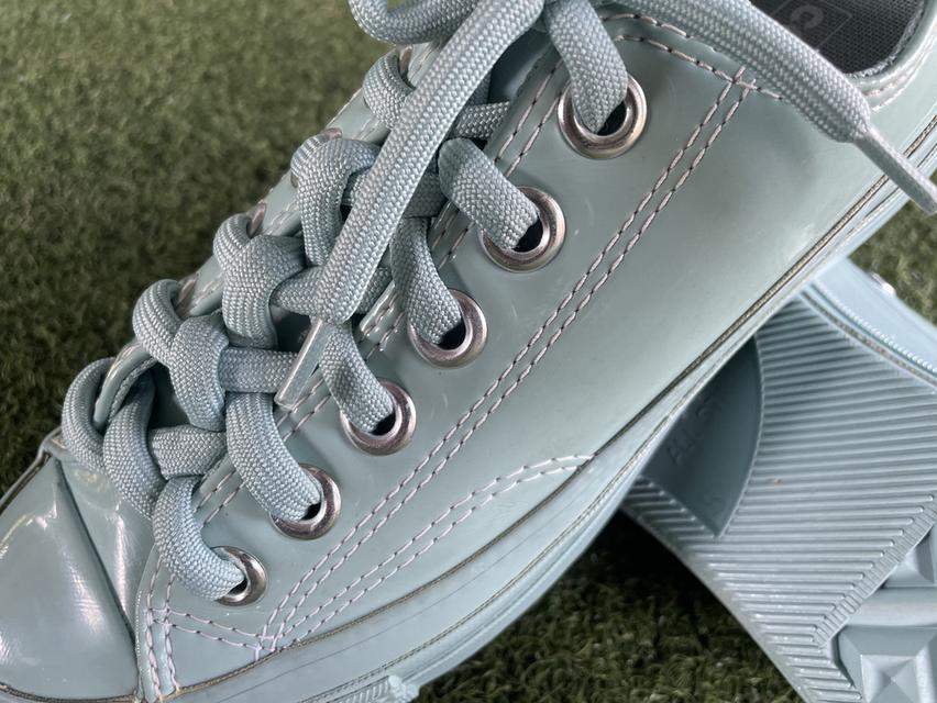 รองเท้า converse Chuck Taylor All Star( หนังแก้วของแท้สภาพใหม่มากไม่แอดไลน์หรือเข้ากลุ่มใดๆทั้งสิ้น)