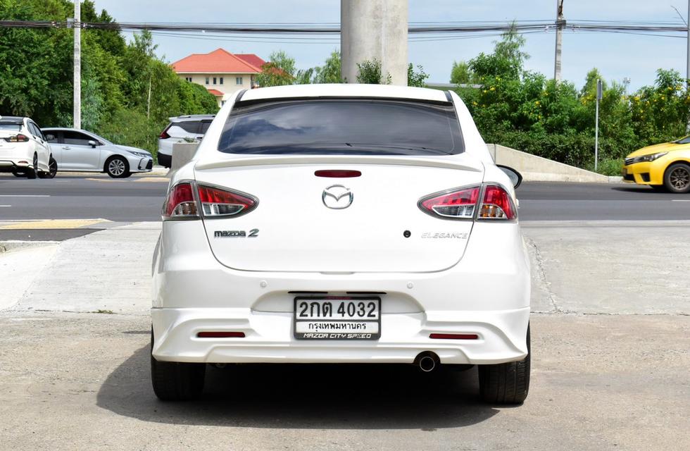 Mazda2 ปี2013 สีขาว เครื่อง1.5 เบนซิน ไมล์แท้ๆ96,000 รูปที่ 4