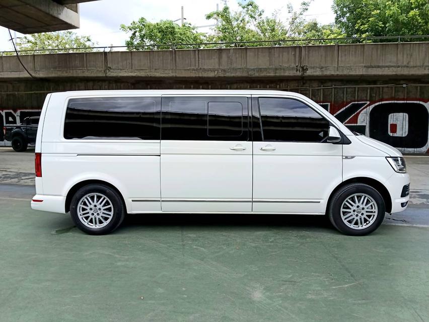 รหัสรถ PEAT8274 Volk Caravelle Comfortline2 เครื่องดีเซล แต่งVIP เต็มระบบ 2017