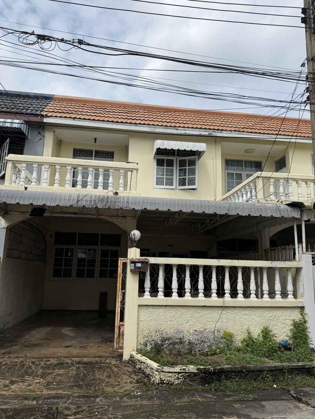 ขายทาวเฮ้าส์ 2 ชั้น ลาดพร้าว44 ห้วยขวาง กทม. ปากซอยเป็นสถานีรถไฟฟ้า สถานีภาวนา  1