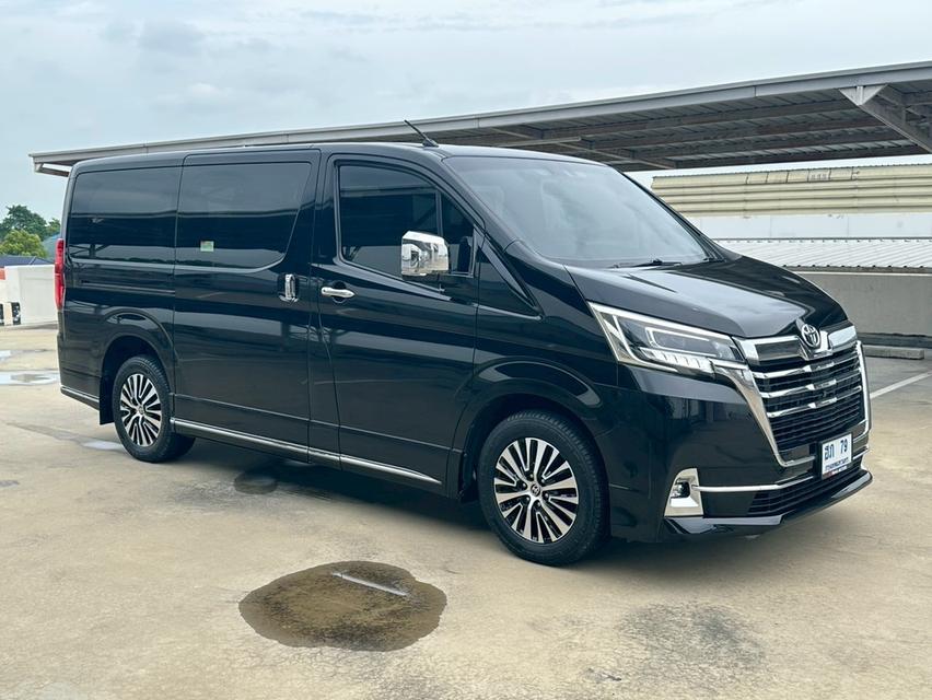 TOYOTA Majesty Model Premium 2.8L Diesel VN Turbo