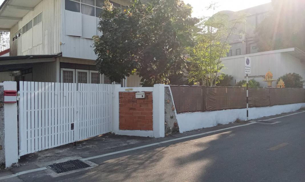 ขายบ้านพักตากอากาศ บ้านไม้มะค่าพร้อมที่ดินฝั่งทะเล 3