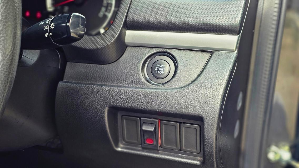 Suzuki Swift 1.2 GL | ปี 2015 | ไมล์ 10x,xxx กม.ราคา💵 199,000.- ผ่อนเริ่มต้น 5,xxx บาท/เดือน⚬ เครื่องยนต์เบนซิน 4 สูบ DOHC 16 วาล์ว 1.2 ลิตร K12B รูปที่ 12