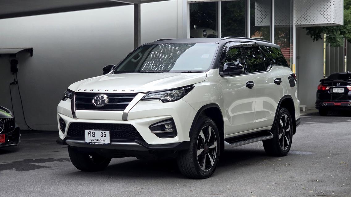 (แจ้งรหัสรถ WB36) Toyota Fortuner TRD 2.8 2wd ปี 2019