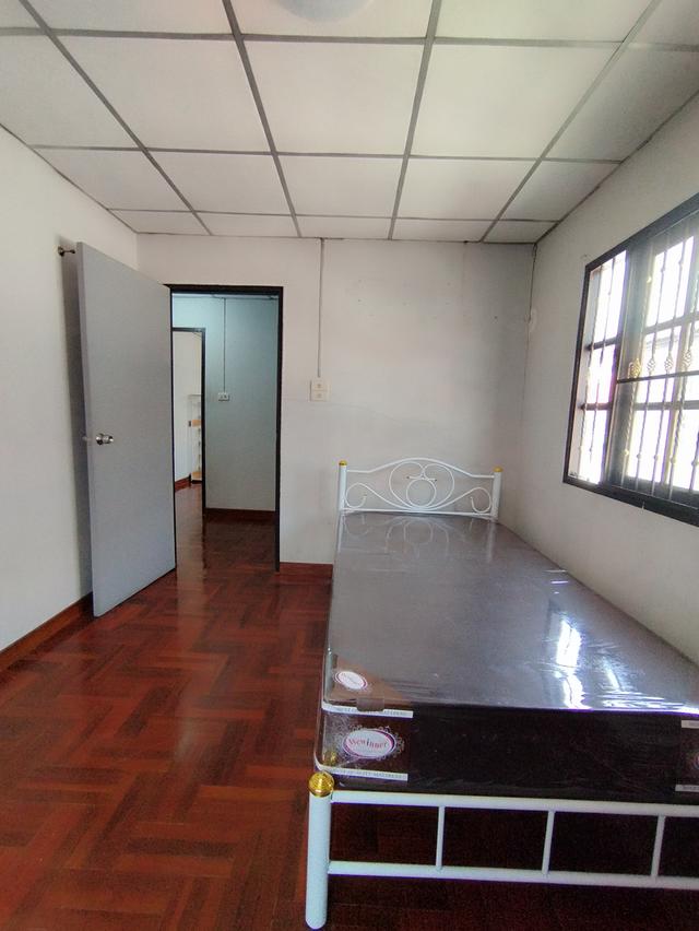 ให้เช่าทาวน์เฮาส์แฝด2ชั้น2นอน2น้ำ1แอร์ 5