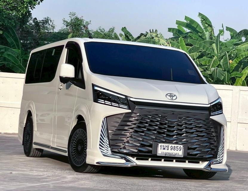 TOYOTA HIACE 2.8 GL 6AT ปี 2024 โฉม ปี19-ปัจจุบัน (จดทะเบียน 2025)