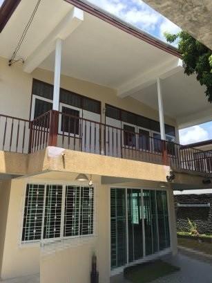 ให้เช่าบ้านเดี่ยว 2 ชั้น 75 ตร.ว. หมู่บ้าน ต.รวมโชค ย่านโชคชัย4 ตกแต่งพร้อมอยู่ 3