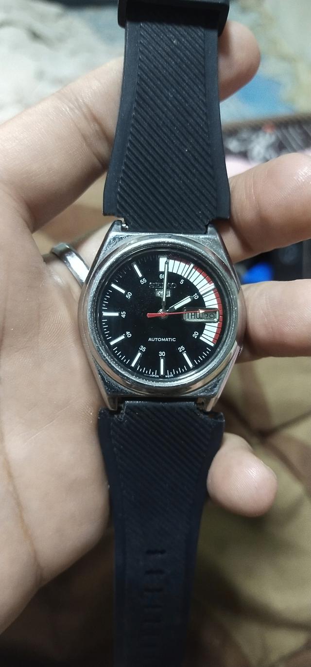 seiko5 sports automatic หน้าสปอร์ตหน้าดำทรงเหลี่ยม-สายยาง รูปย่อยที่ 4