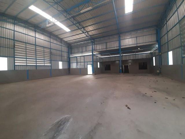 ให้เช่าโกดังคลังสินค้า พร้อมออฟฟิศ 440 ตร.ม. ถนนคุ้มเกล้า–ลาดกระบัง  ใกล้สุวรรณภูมิ ลานจอดรถด้านหน้าพื้นที่น้ำไม่ท่วม 2