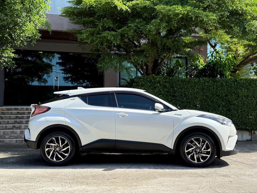 2019 TOYOTA CHR HV รถมือเดียวออกป้ายแดง รถวิ่งน้อย เข้าศูนย์ตามระยะ รถไม่เคยมีอุบัติเหตุครับ 2