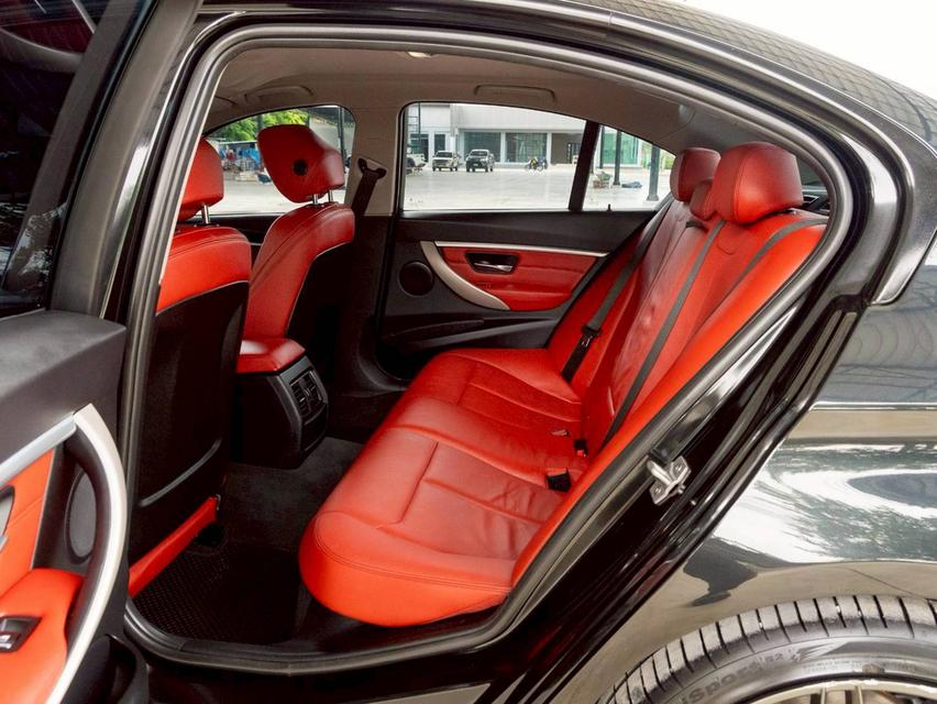 BMW 330e 2.0 Sport ปีจด 18 14