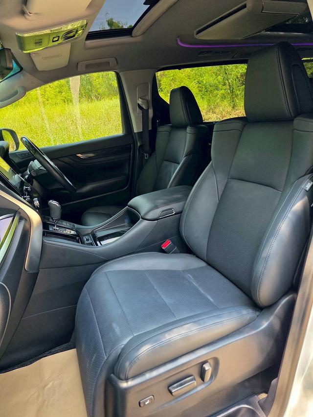 Toyota ALPHARD 2.5SC PACKAGE สีขาว ปี 2023 ไมล์ 30,000 กม. รูปที่ 9