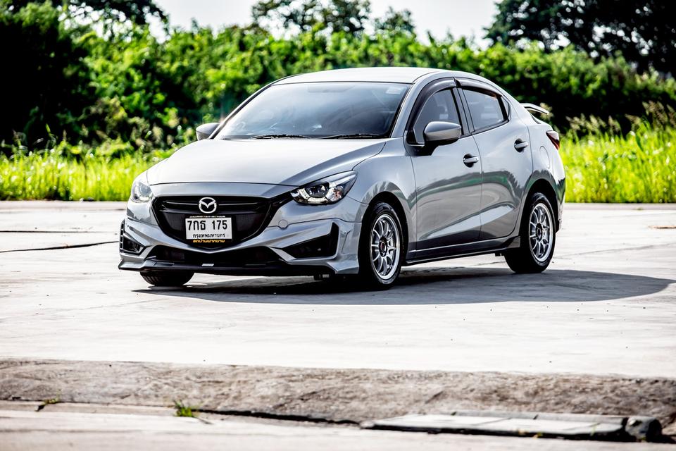 Mazda2 1.3 High Connect Sedan Skyactiv ปี 2018 สีเทา