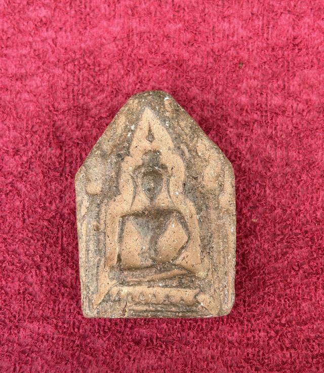 พระขุนแผนกรุวัดบ้านกลาง