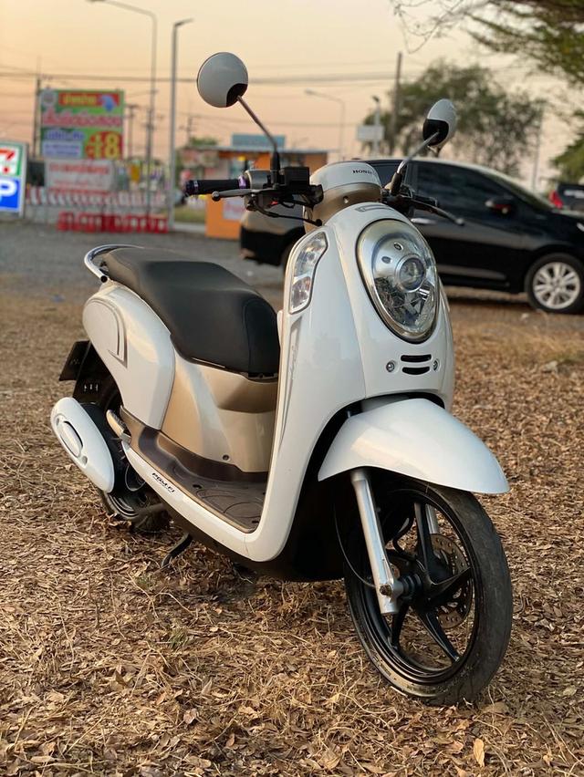 scoopy i สีขาวล้อแม็ก เครื่องดี ส่งได้