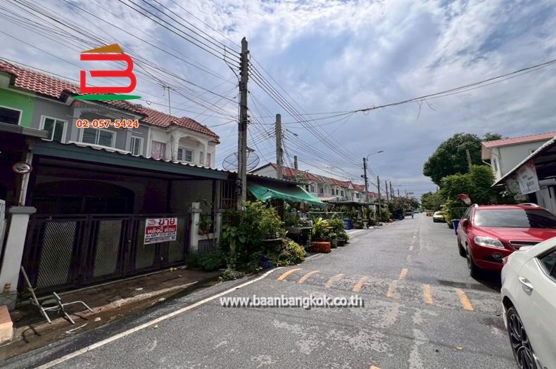 ทาวน์เฮาส์ เอเชียโฮมทาวน์ 1-3 เนื้อที่ 18 ตรว. ถนนบางกรวย-ไทรน้อย อ.ไทรน้อย จ.นนทบุรี 12