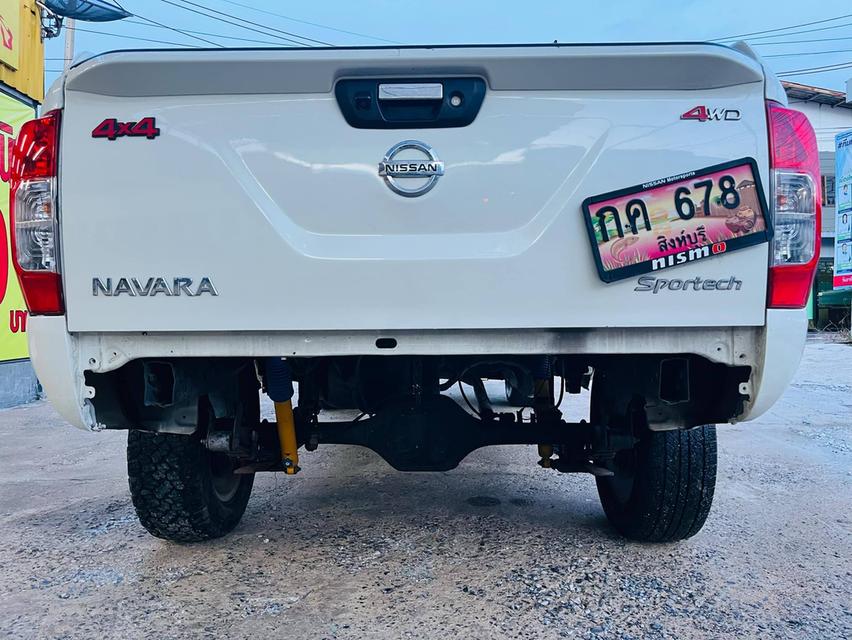 Nissan navara 4x4 เกียร์ออโต้ ตัวท๊อป  6