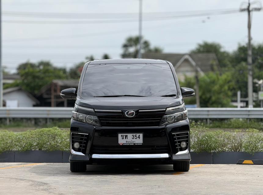 TOYOTA VOXY, 2.0 ZS  โฉม ปี14-ปัจจุบัน สีดำ ออโต้  เครื่องยนต์ 2.0 เบนซินล้วน ไม่เคยติดแก๊สมาก่อน รูปที่ 3