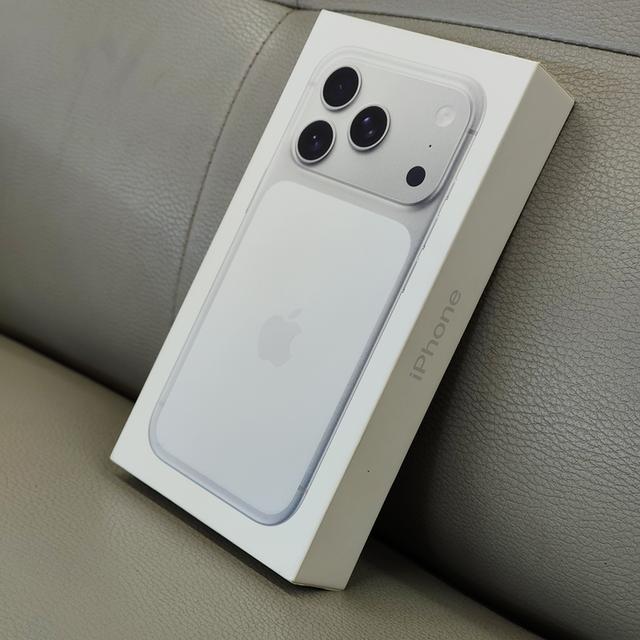 iPhone 17 Pro 256GB สีขาว เครื่องใหม่ (ยังไม่แกะ ไม่ Active)