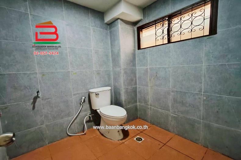 บ้านเดี่ยว เหมราช 1 ซอยเรวดี 67 เนื้อที่ 40 ตรว. ถนนรัตนาธิเบศร์ อ.เมือง จ.นนทบุรี 9
