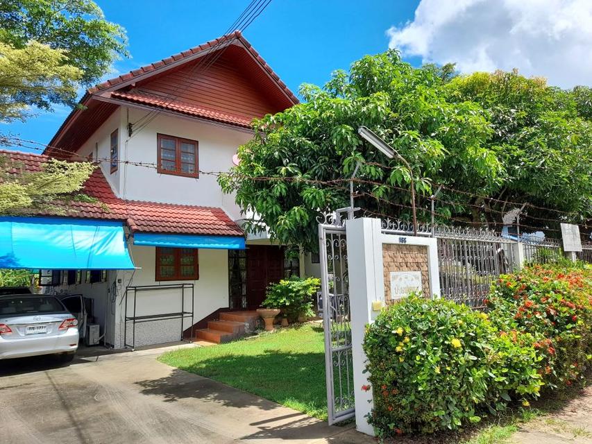 ขายบ้าน 2 ชั้น พร้อมที่ดินมีโฉนด 160 ตรว. เฟอร์นิเจอร์ครบ พร้อมเข้าอยู่ ใกล้แหล่งชุมชน หมู่ 2 ต.พิชัย ลำปาง 1