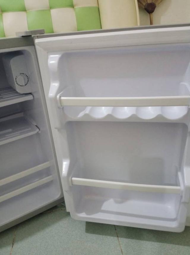 💥(ล้างสต็อก)ตู้เย็นมินิ ประตูเดียว ขนาด 1.7Q สีเงิน 3