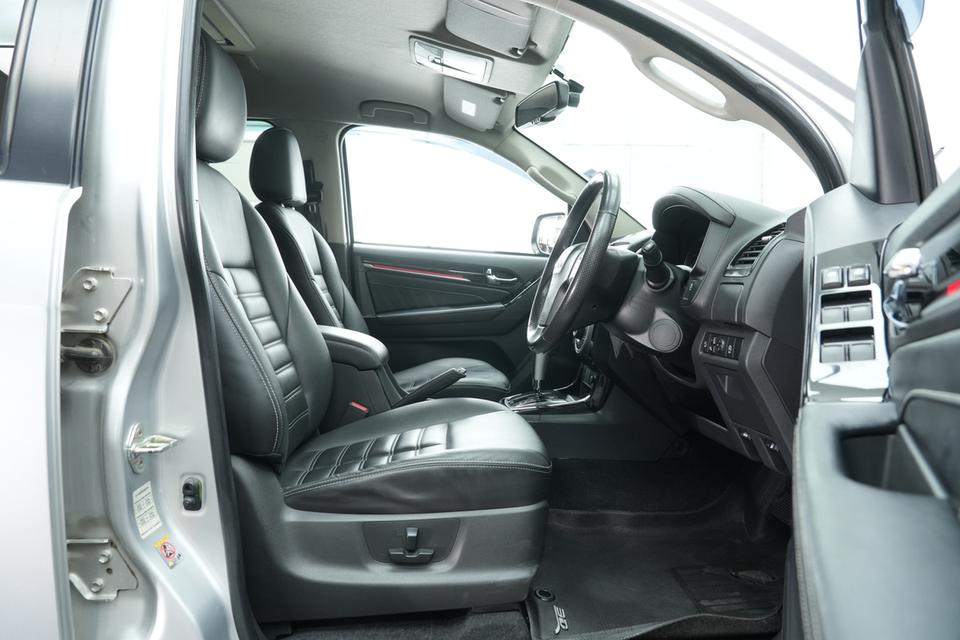 2020 ISUZU MU-X 3.0 THE ONYX SUV สีเทา เลขไมล์ 162728 กม. 16