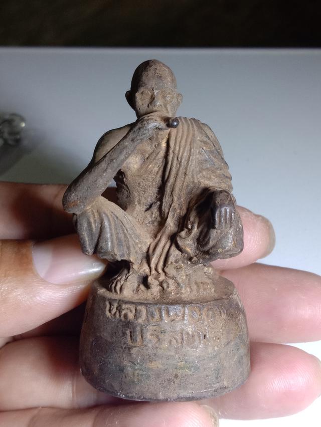 หลวงพ่อคูณงานไม้แกะสลัก